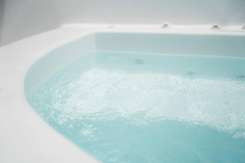 Vila Akri Santorini With Heated Jacuzzi Emporio  Exteriér fotografie