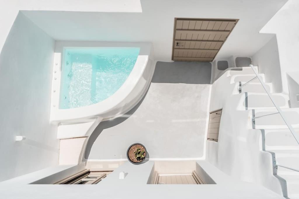 Vila Akri Santorini With Heated Jacuzzi Emporio  Exteriér fotografie